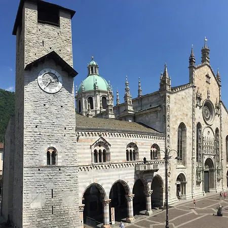 Piazza Duomo Amazing Como